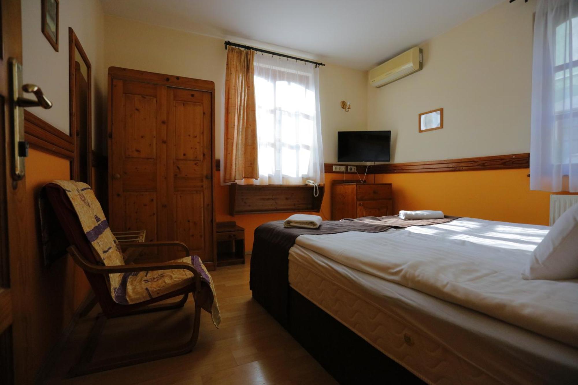 אגר Hotel Szent Istvan מראה חיצוני תמונה