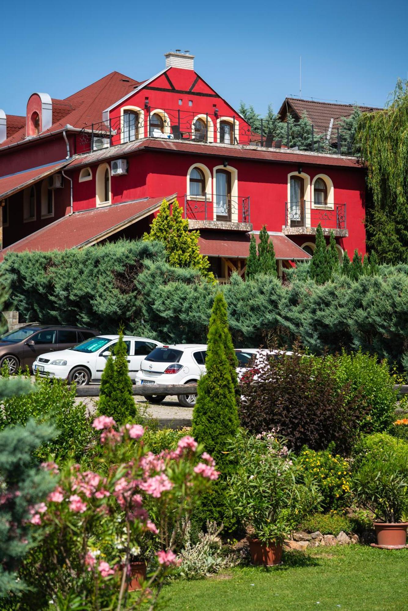 אגר Hotel Szent Istvan מראה חיצוני תמונה